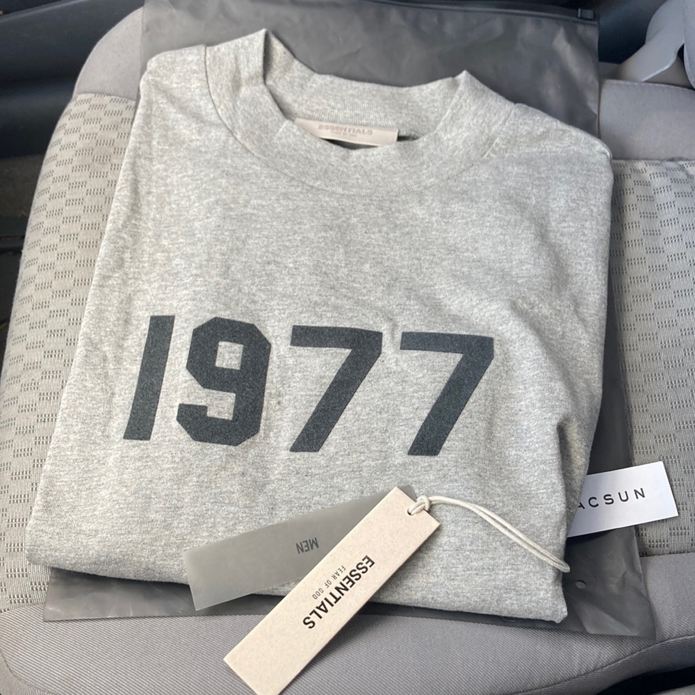 Essentials 1977 Tee